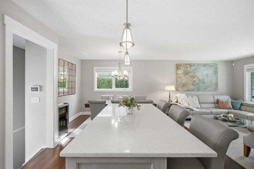 352 86 Avenue Se, Calgary, AB - Indoor Photo Showing Dining Room