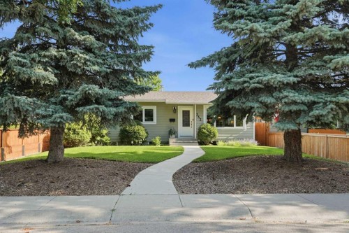 352 86 Avenue Se, Calgary, AB - Outdoor
