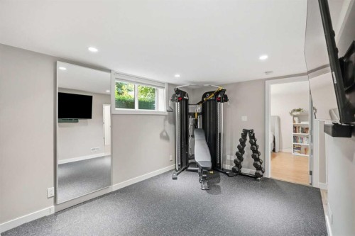 352 86 Avenue Se, Calgary, AB - Indoor Photo Showing Gym Room