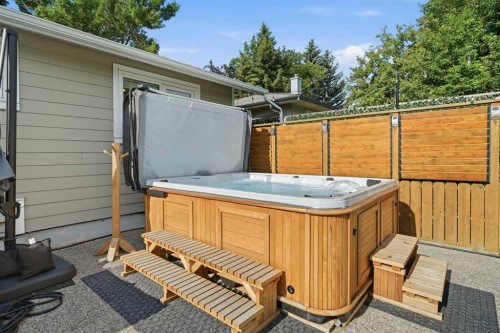 352 86 Avenue Se, Calgary, AB - Outdoor With Deck Patio Veranda With Exterior