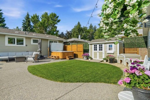 352 86 Avenue Se, Calgary, AB - Outdoor With Deck Patio Veranda