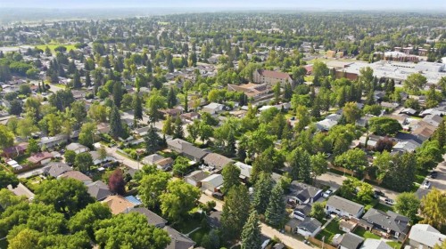 352 86 Avenue Se, Calgary, AB - Outdoor With View