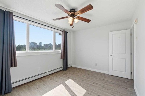 404-429 14 Street Nw, Calgary, AB - Indoor Photo Showing Other Room