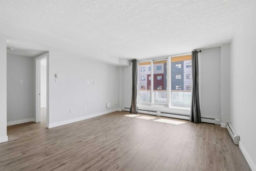 404-429 14 Street Nw, Calgary, AB - Indoor Photo Showing Other Room
