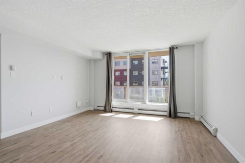 404-429 14 Street Nw, Calgary, AB - Indoor Photo Showing Other Room