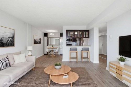 404-429 14 Street Nw, Calgary, AB - Indoor Photo Showing Living Room