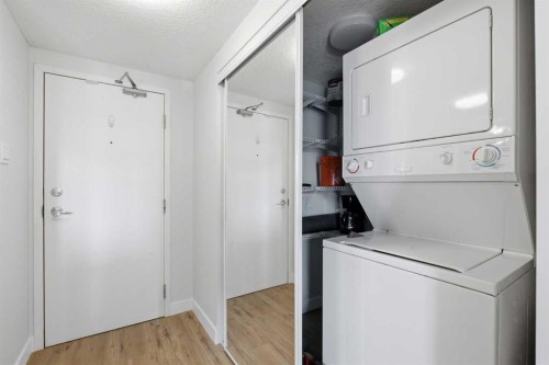 404-429 14 Street Nw, Calgary, AB - Indoor Photo Showing Laundry Room