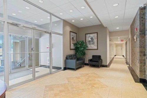 404-429 14 Street Nw, Calgary, AB - Indoor Photo Showing Other Room