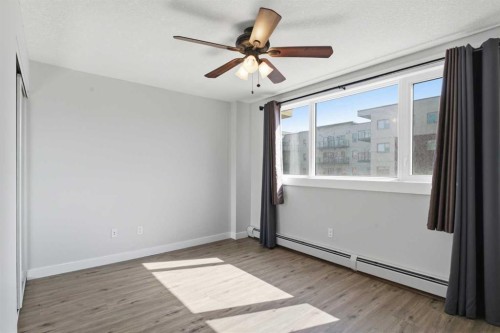 404-429 14 Street Nw, Calgary, AB - Indoor Photo Showing Other Room
