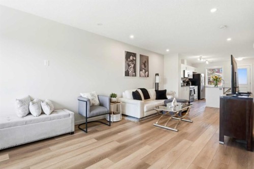 412 Cranbrook Square Se, Calgary, AB - Indoor Photo Showing Living Room