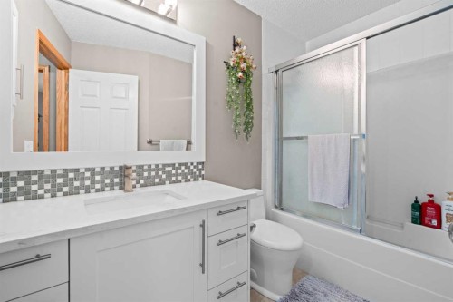 47 Coral Springs Close, Calgary, AB - Indoor Photo Showing Bathroom