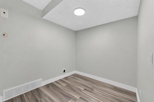 72-3029 Rundleson Road Ne, Calgary, AB - Indoor Photo Showing Other Room