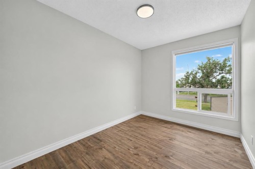 72-3029 Rundleson Road Ne, Calgary, AB - Indoor Photo Showing Other Room
