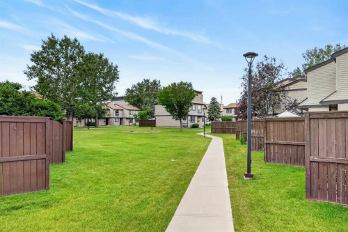 72-3029 Rundleson Road Ne, Calgary, AB - Outdoor