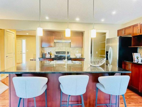 29 Everhollow Rise Sw, Calgary, AB - Indoor Photo Showing Kitchen