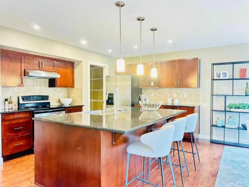 29 Everhollow Rise Sw, Calgary, AB - Indoor Photo Showing Kitchen With Stainless Steel Kitchen