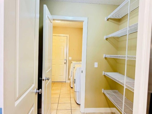 29 Everhollow Rise Sw, Calgary, AB - Indoor