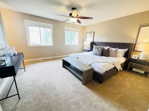 29 Everhollow Rise Sw, Calgary, AB - Indoor Photo Showing Bedroom
