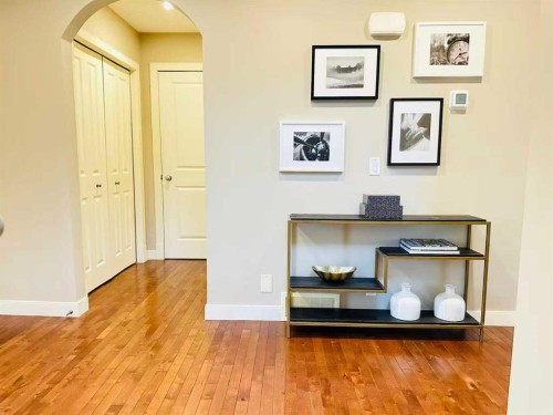 29 Everhollow Rise Sw, Calgary, AB - Indoor Photo Showing Other Room