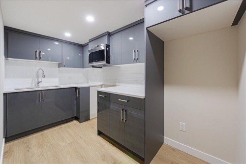 138 Copperpond Street Se, Calgary, AB - Indoor Photo Showing Kitchen