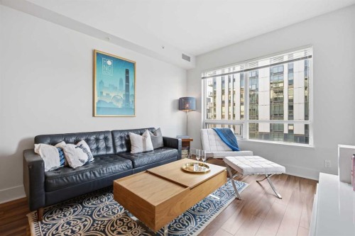 419-46 9 Street Ne, Calgary, AB - Indoor Photo Showing Living Room