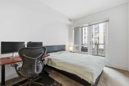 419-46 9 Street Ne, Calgary, AB - Indoor Photo Showing Bedroom