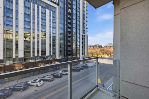 419-46 9 Street Ne, Calgary, AB - Outdoor With Balcony