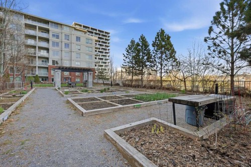 419-46 9 Street Ne, Calgary, AB - Outdoor With Balcony