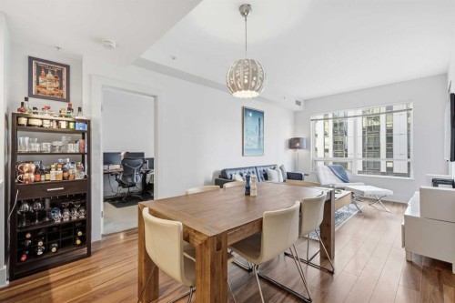 419-46 9 Street Ne, Calgary, AB - Indoor Photo Showing Dining Room
