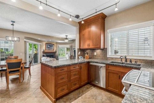 604-1997 Sirocco Drive Sw, Calgary, AB - Indoor Photo Showing Kitchen