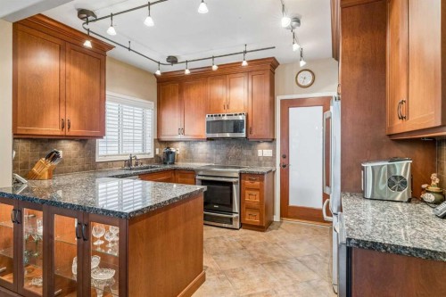 604-1997 Sirocco Drive Sw, Calgary, AB - Indoor Photo Showing Kitchen
