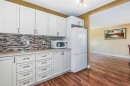55 Bermuda Close Nw, Calgary, AB  - Indoor Photo Showing Kitchen 