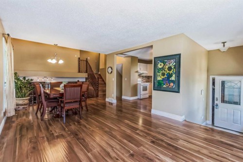 55 Bermuda Close Nw, Calgary, AB - Indoor Photo Showing Dining Room