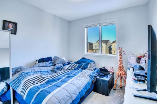 324 Dawson Drive, Chestermere, AB - Indoor Photo Showing Bedroom