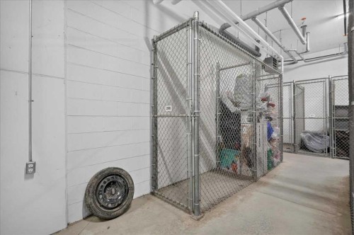 101-200 Shawnee Square Sw, Calgary, AB - Indoor Photo Showing Other Room