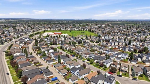 124 Everridge Gardens Sw, Calgary, AB - Outdoor With View