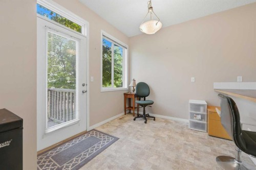 124 Everridge Gardens Sw, Calgary, AB - Indoor
