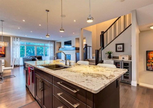2039 45 Avenue Sw, Calgary, AB 