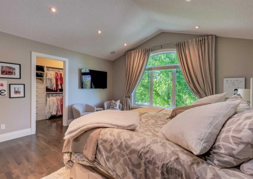2039 45 Avenue Sw, Calgary, AB 