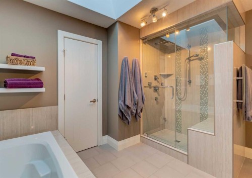 2039 45 Avenue Sw, Calgary, AB 