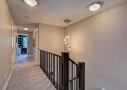 2039 45 Avenue Sw, Calgary, AB 