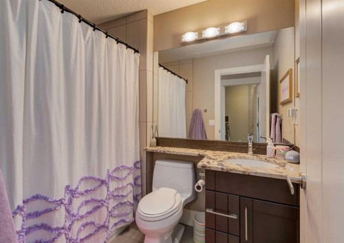 2039 45 Avenue Sw, Calgary, AB 