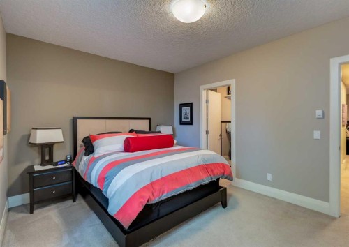 2039 45 Avenue Sw, Calgary, AB 