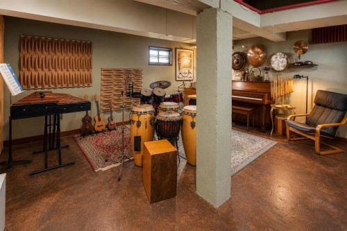 2107 9 Street Se, Calgary, AB - Indoor