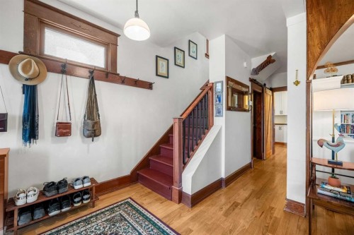 2107 9 Street Se, Calgary, AB - Indoor Photo Showing Other Room