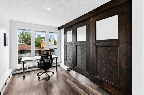 10-635 Marsh Road Ne, Calgary, AB - Indoor Photo Showing Office