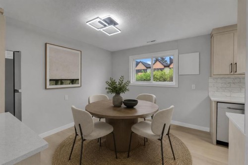 14-8112 36 Avenue Nw, Calgary, AB - Indoor Photo Showing Dining Room