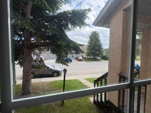 6934 Laguna Way Ne, Calgary, AB 