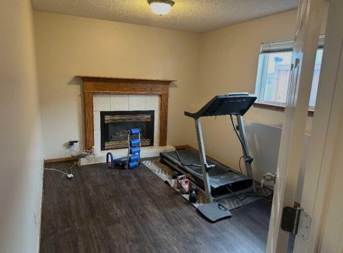 6934 Laguna Way Ne, Calgary, AB 