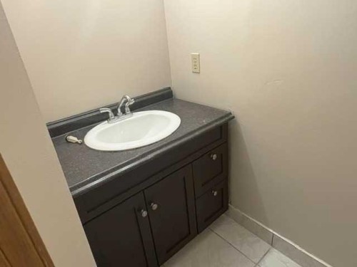 6934 Laguna Way Ne, Calgary, AB 